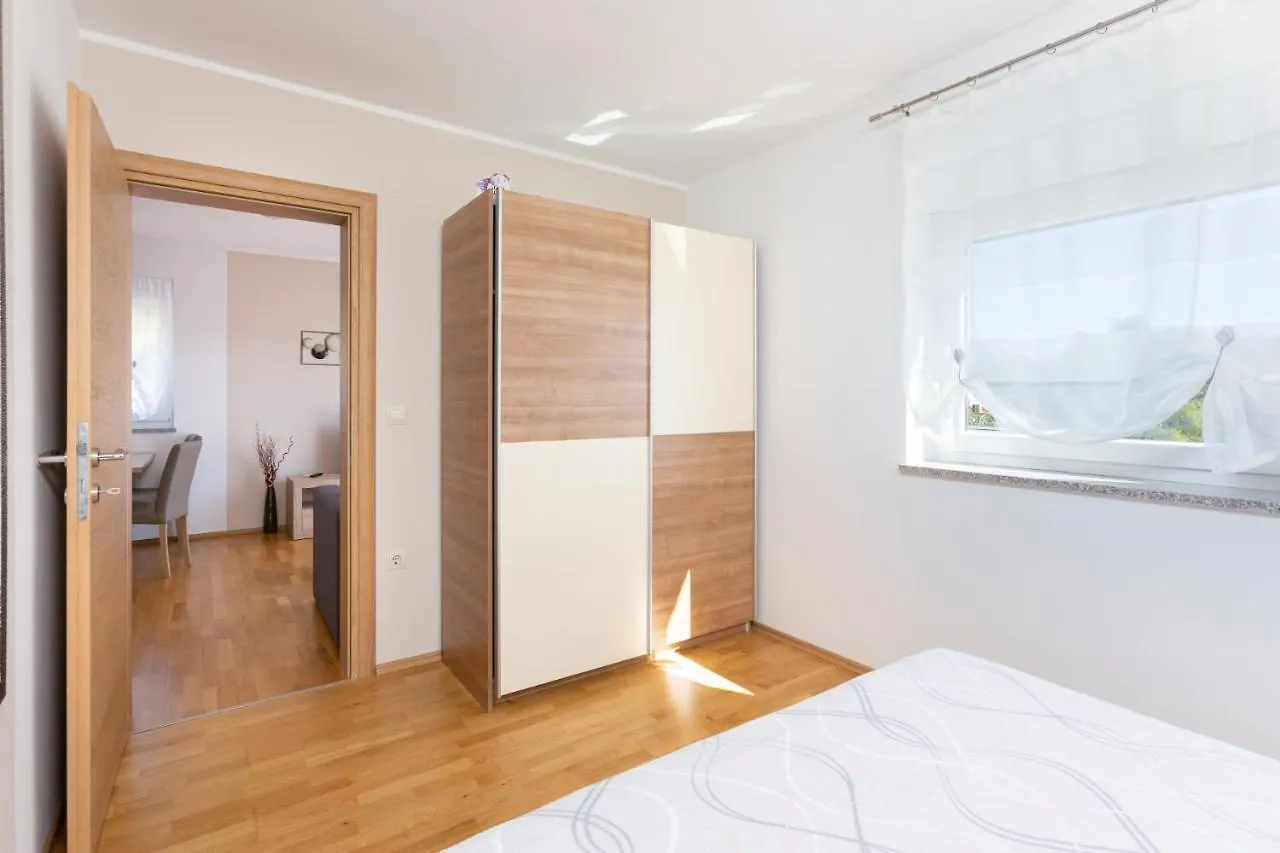 Tina Apartment Medulin 0*,