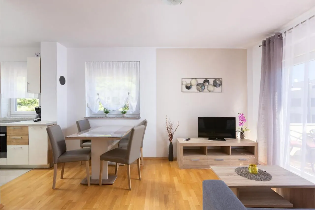Tina Apartment Medulin